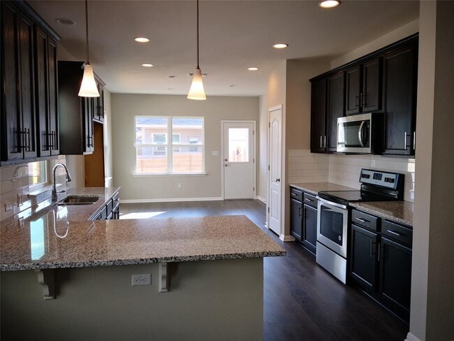 Building Photo - 723 Speckled Alder Dr