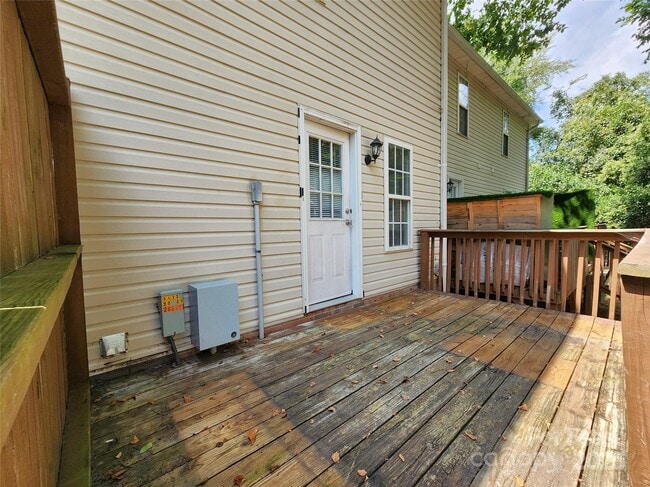 Building Photo - 268 Southcircle Dr NW