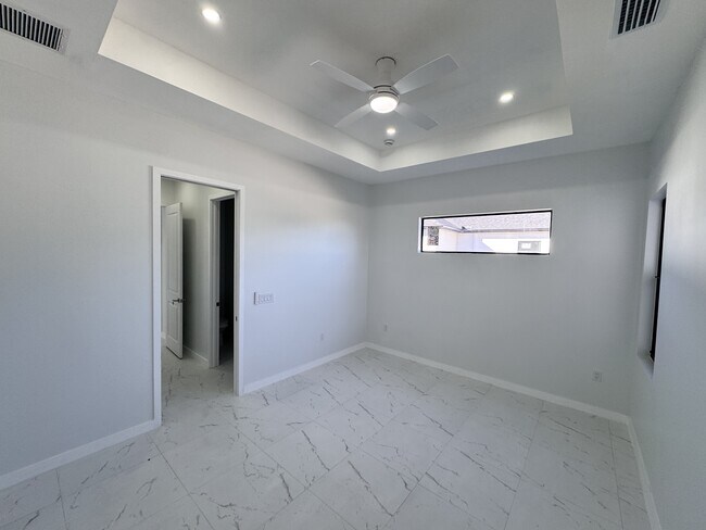 Building Photo - 1027 Kismet Pkwy