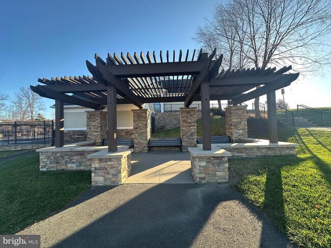 Building Photo - 25146 Harpenden Terrace