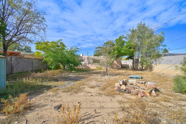 Building Photo - 436 General Patch St NE