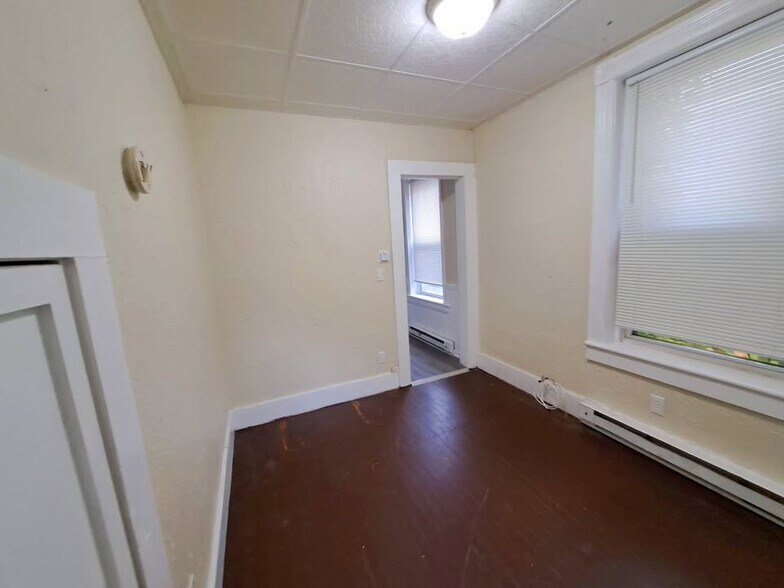 Building Photo - 4 Columbia St