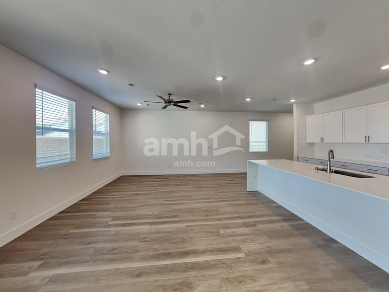 Building Photo - 5810 Astapor St