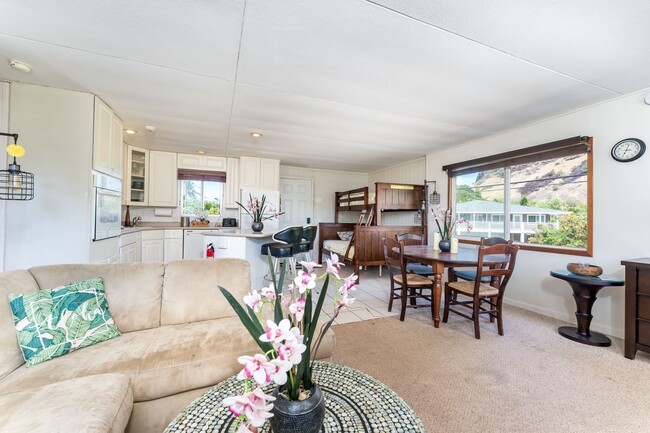 Building Photo - Furnished Luxury Ocean Front Estate in Waianae with Old Hawaii rural setting- 3/5 Luxury, 2 story...