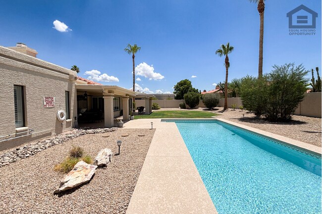 Building Photo - 3Bed/2Bath Furnished Home w/Stunning Backyard! Ready for Immediate Move-In! – POOL!