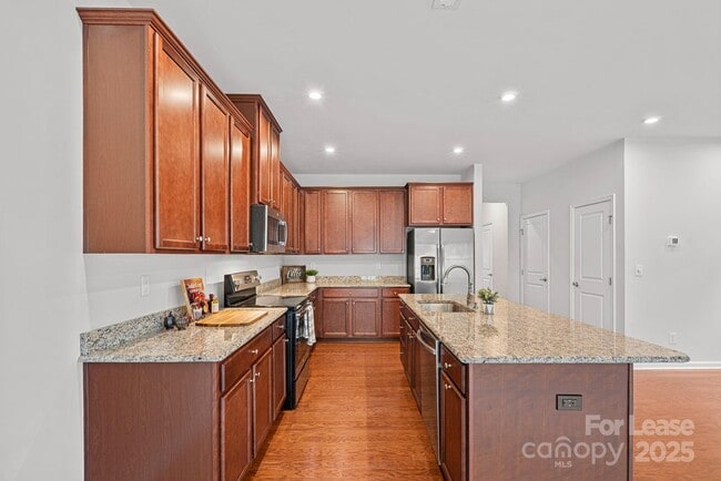 Building Photo - 206 Scenic View Ln