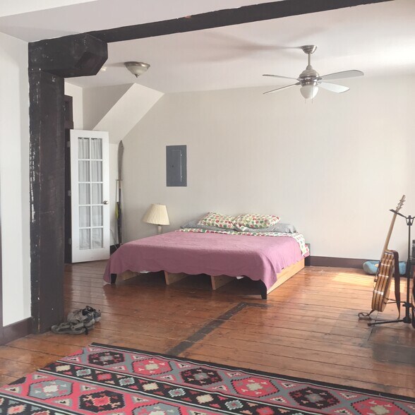 Building Photo - 12 Front St