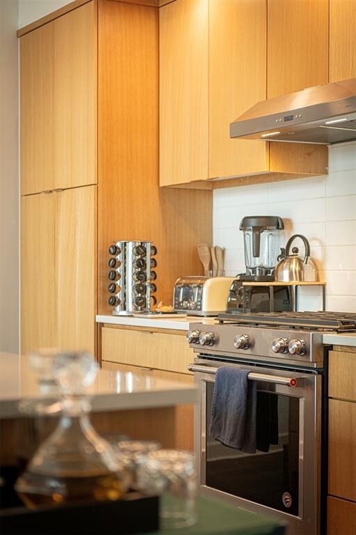 Pantry & Quartz Countertops - 1322 E 12th St