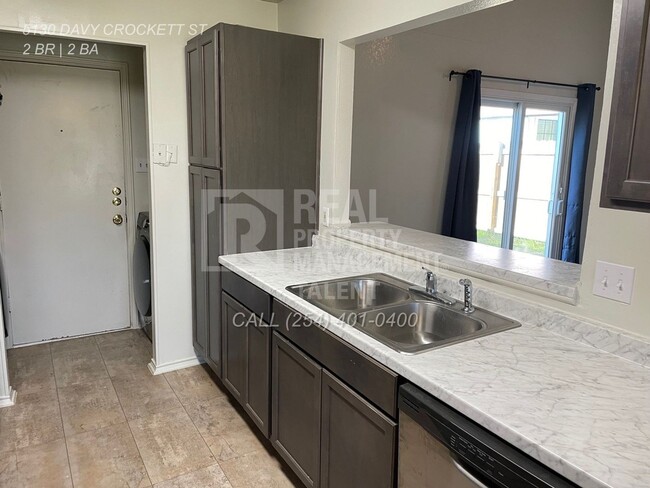 Building Photo - ***COMING SOON***2 Bedroom, 2 Bathroom Hom...