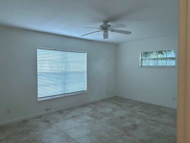 Building Photo - 2088 SE Wild Meadow Cir