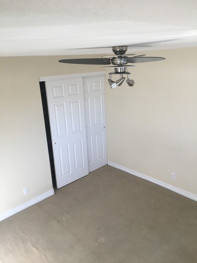 Building Photo - 2345 N Clay St