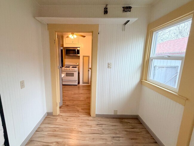 Building Photo - Charming 1BD/1BA Cottage Walkable to Downtown Petaluma