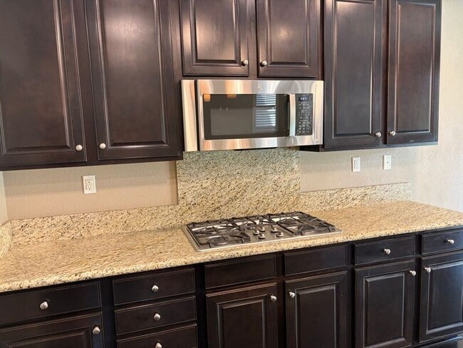 Building Photo - 27238 Avon Ln