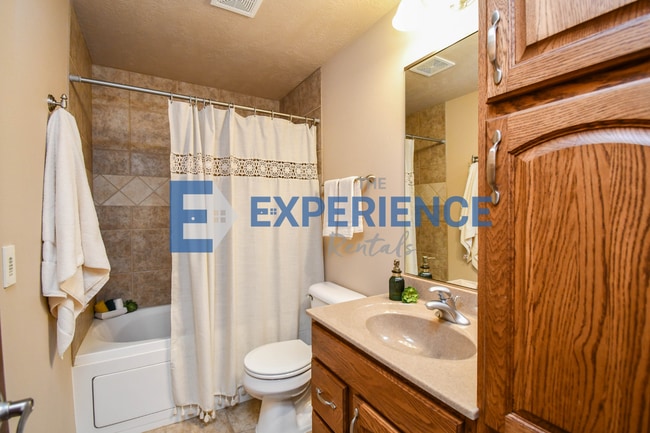 Building Photo - 3908 W 89th St