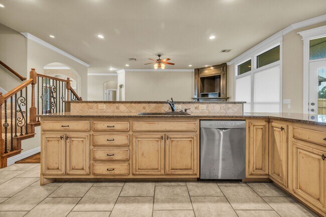 Building Photo - Executive home on double lot in beautiful Enclave at Harvard Ponds.