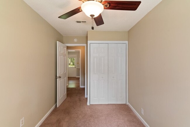 Building Photo - 4410 Goshen Lake Dr S