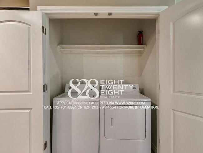 Building Photo - Roommates Not Working Out? 4 Bed/2 Bath Home Near OU Campus Available NOW! (Not Preleasing for 2027)