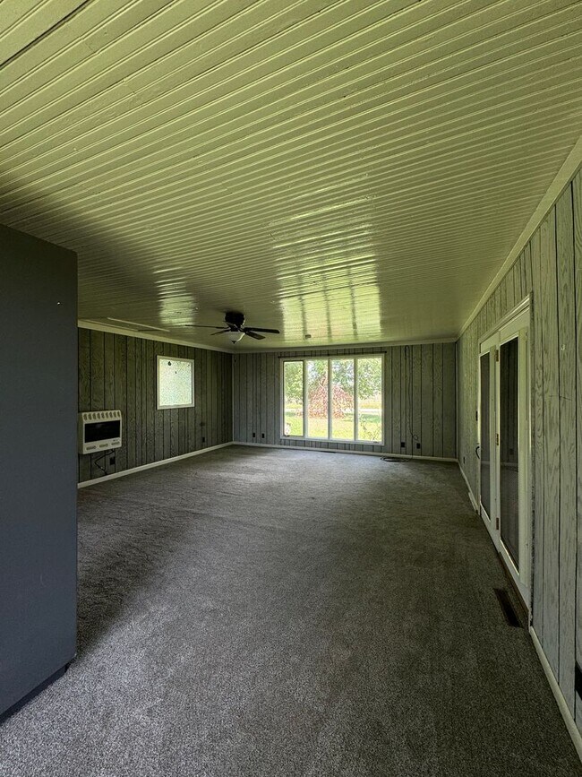 Building Photo - 7987 State Hwy CC