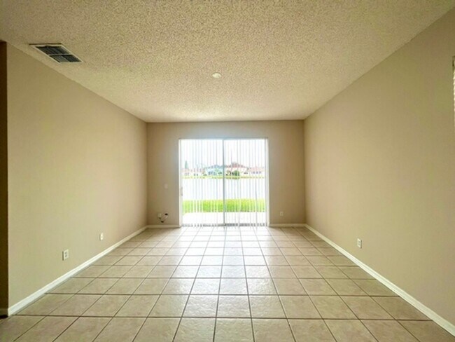 Building Photo - Spacious 4-Bedroom, 2-Bathroom Home for Re...