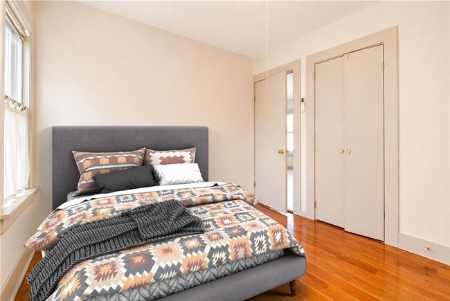 Building Photo - 111 Johnson St