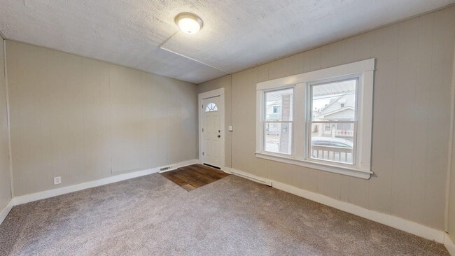 Building Photo - Stockyards Area - 2 Bedrooms - Single Fami...
