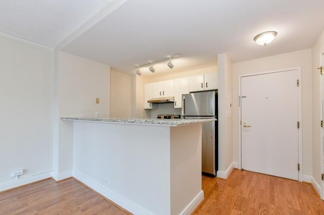 Building Photo - 534 Beacon St