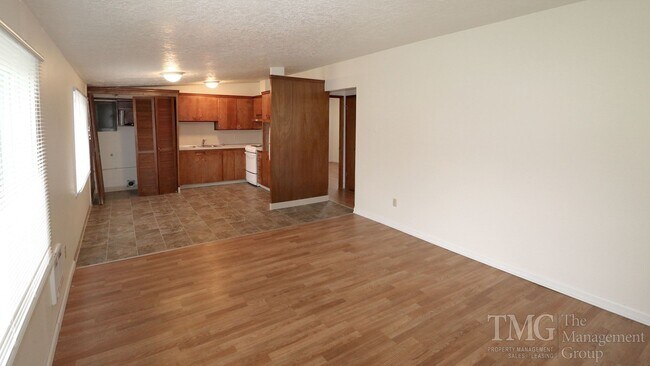 Building Photo - 2908.5 NE Stapleton Rd
