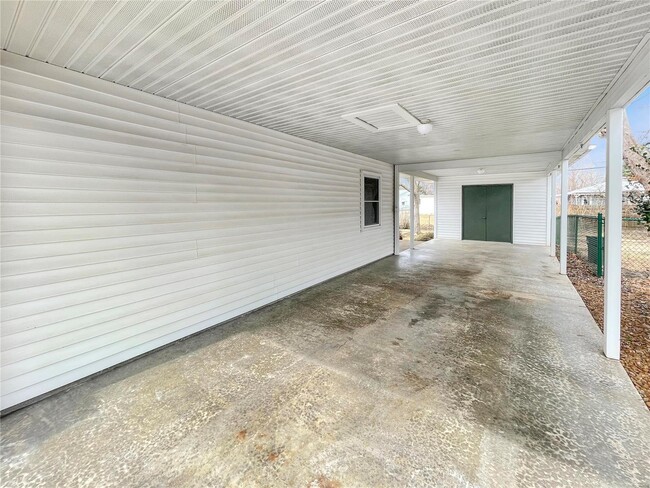 Building Photo - 3907 Memorial Dr