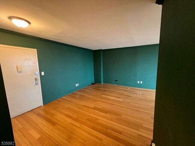 Building Photo - 100 Manhattan Ave