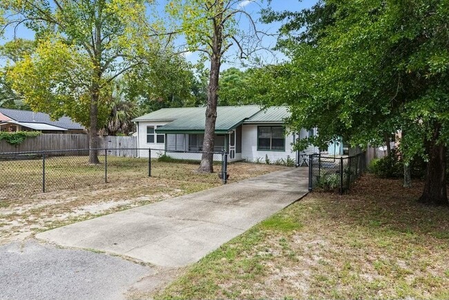 Building Photo - 440 Muskegon Ave