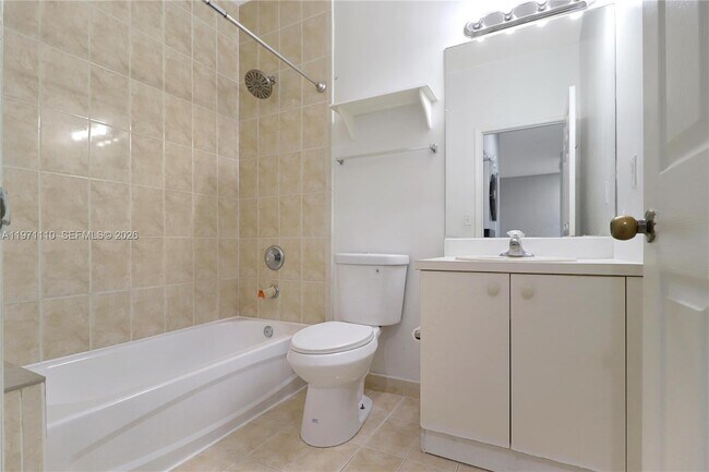 Building Photo - 373 NE 26th Pl