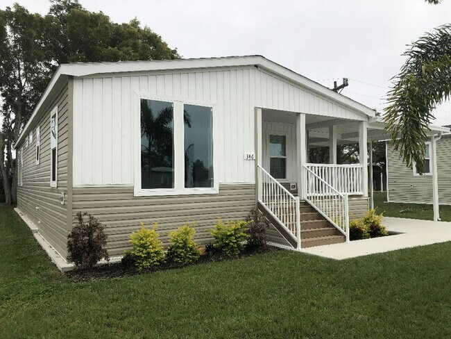 Building Photo - 346 Eland Dr