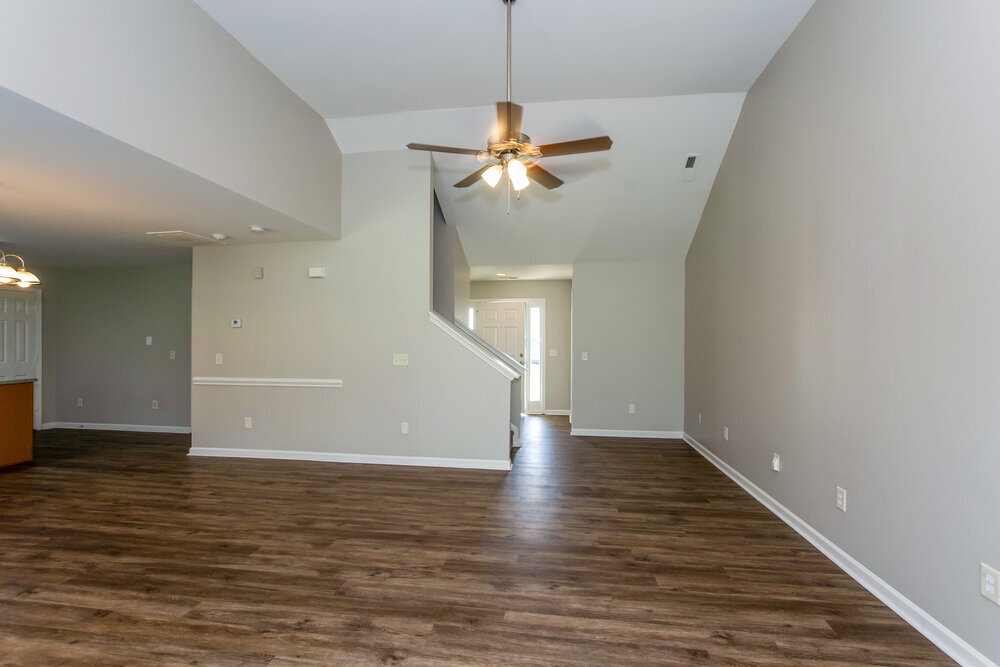 Building Photo - 7443 Hidden Creek Dr