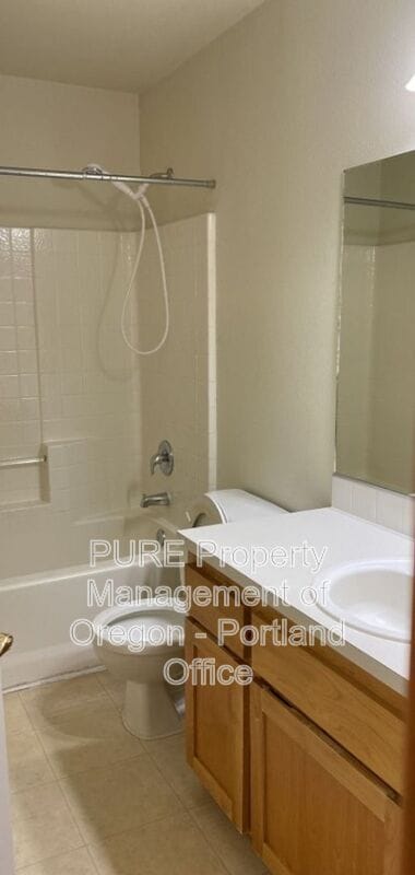 Building Photo - 15617 NE Milton Pl