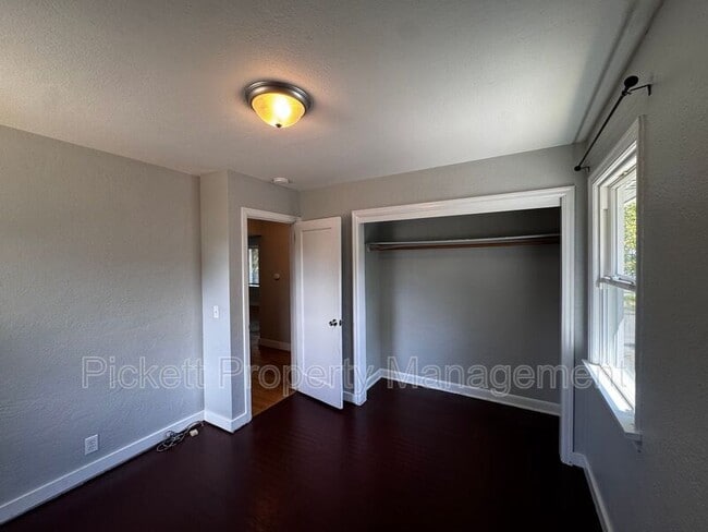 Building Photo - 631 Bertha Ave