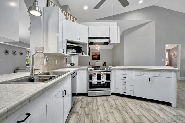 Building Photo - 1212 Mulberry Pl
