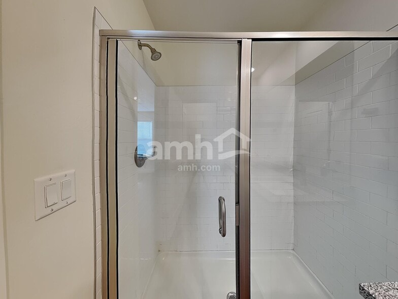 Building Photo - 6082 S Jordan Pkwy W