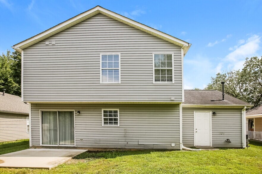 Building Photo - 3079 Champion Ln SW