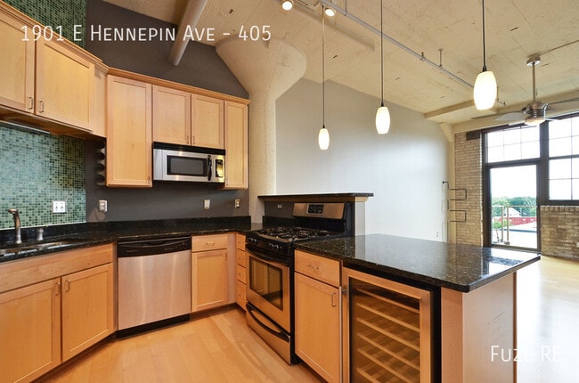 Building Photo - 1901 E Hennepin Ave