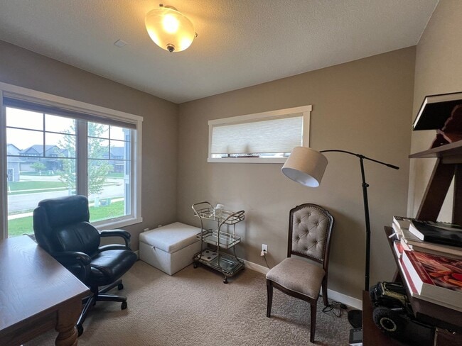Building Photo - Beautiful 5-bed, 3.5-bath Single Family Home!