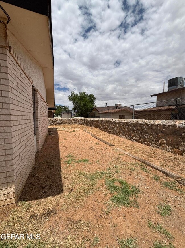 Building Photo - 10944 Babe Ruth St