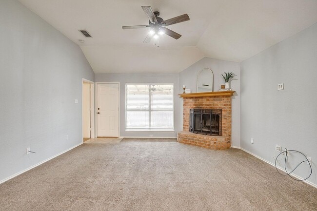 Building Photo - Great Rental in Marine Creek Heights- 3 Bed, 2 Bath- Eagle Mountain Saginaw ISD- 76135