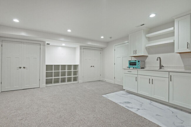 Building Photo - Stunning Daybreak Townhome!  $500 MOVE IN ...
