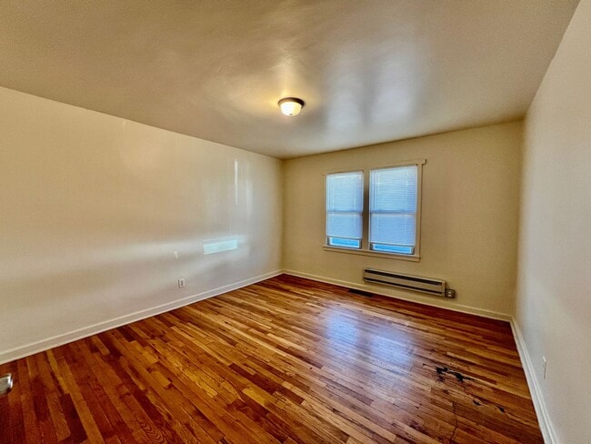 Building Photo - 323 Whiteriver Ave