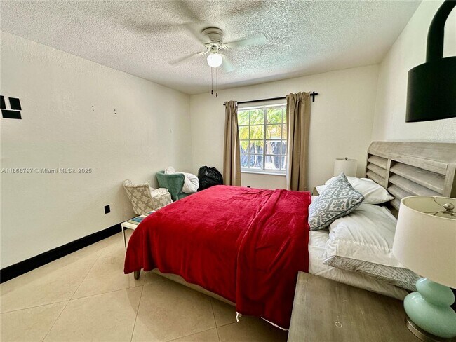 Building Photo - 9481 SW 10th St