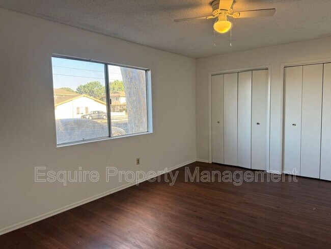 Building Photo - 2070 N Ventura Rd