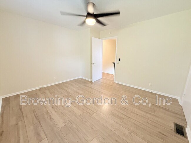 Building Photo - 6204A Louisiana Ave