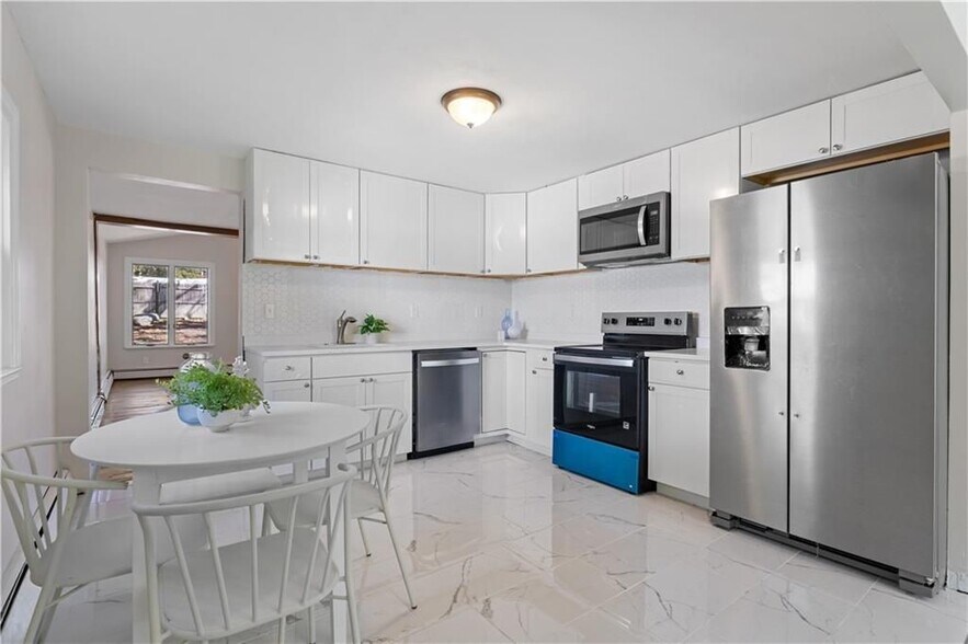 Building Photo - 400 Schooner Ave