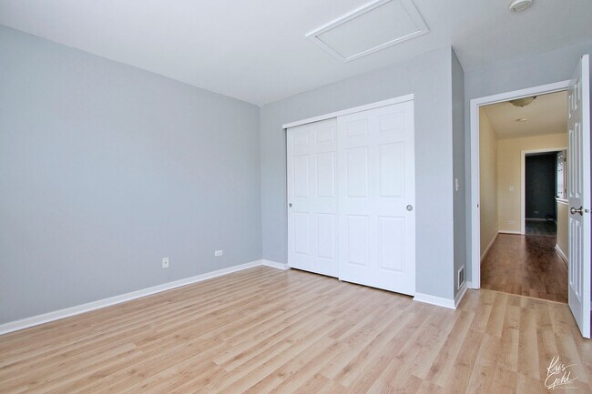 Building Photo - 2806 Falling Waters Ln