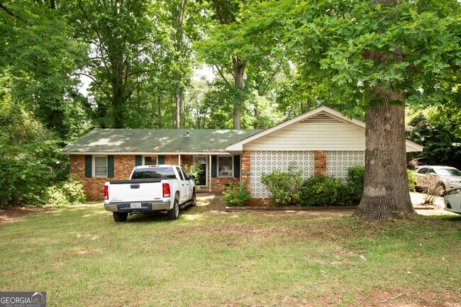 Primary Photo - 1005 College Station Rd